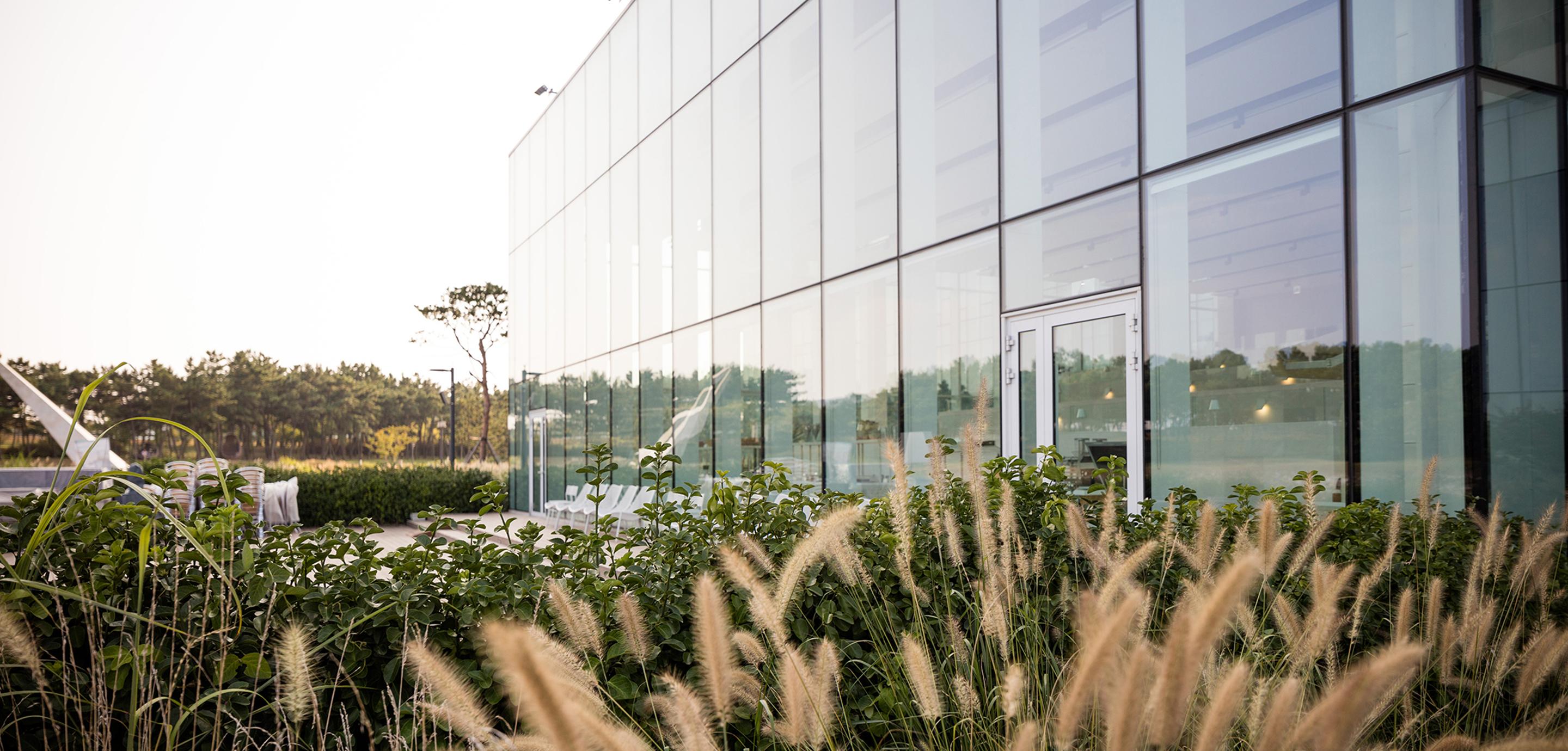 Nest Hotel Incheon Exterior foto The building of the National Institute of Nanotechnology