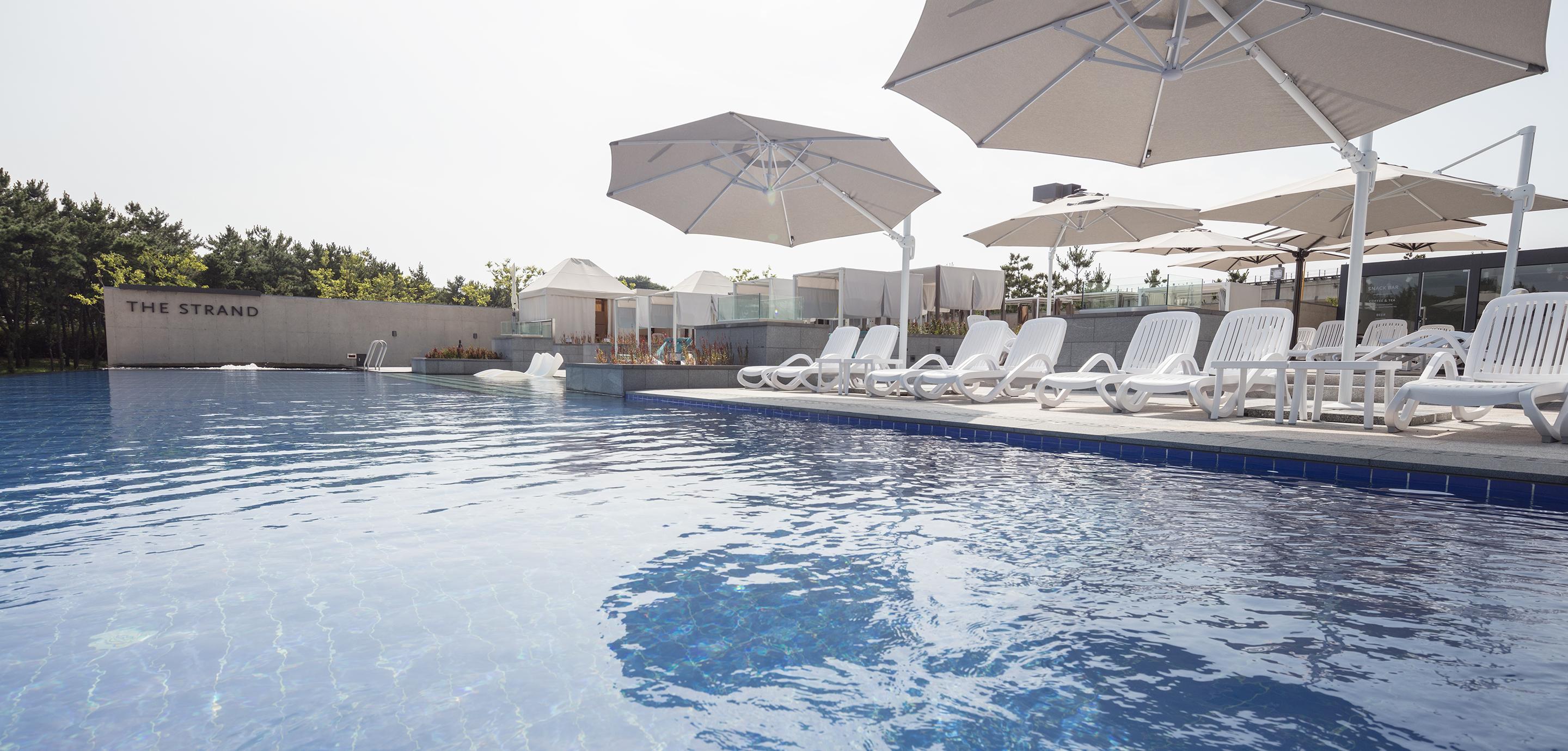 Nest Hotel Incheon Exterior foto The swimming pool at the hotel
