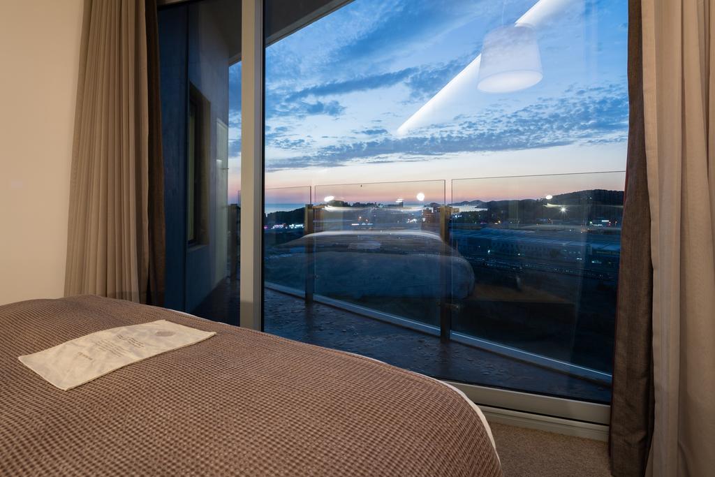 Nest Hotel Incheon Exterior foto A bedroom at the hotel