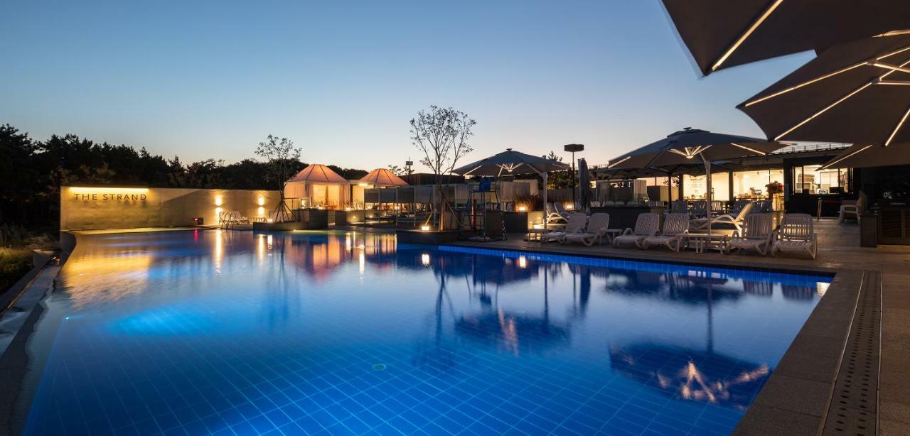 Nest Hotel Incheon Exterior foto The swimming pool at the hotel